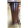 Image 2 : WOODEN DECORATIVE PEDESTAL