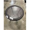 Image 2 : ROUND PATIO TABLE