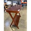 Image 2 : DECORATIVE HALL TABLE