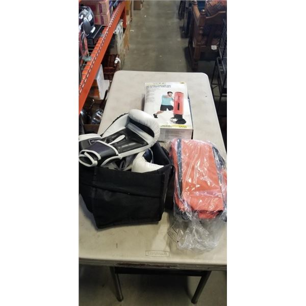 INFLATEABLE PUNCHING BAG AND BOX GLOVES SETS