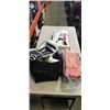 Image 1 : INFLATEABLE PUNCHING BAG AND BOX GLOVES SETS