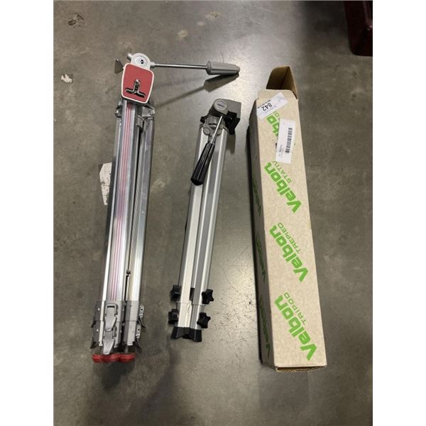 2 TRIPODS