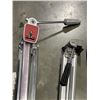Image 2 : 2 TRIPODS