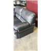 Image 4 : BLACK LEATHER LOVESEAT, GOOD CONDITION