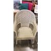 Image 5 : 4 WHITE WICKER PATIO CHAIRS AND 2 SIDE TABLES