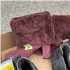 Image 3 : THREE PAIRS OF NEW SIZE 9 FOOTWEAR