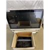Image 1 : HP COMPUTER MONITOR AND BOX OF TABLETS - UNTESTED