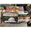Image 3 : 3 BOXES OF BOARD GAMES AND FRISBIES
