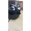 Image 4 : INSTANT POT 7IN1 DUO WIDE BASE ELECTRIC PRESSURE COOKER - TESTED WORKING, RETAIL $229