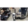 Image 2 : 48 VOLT THREE-WHEEL ELECTRIC SCOOTER WITH KEYS AND CHARGER
