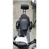 Image 4 : 48 VOLT THREE-WHEEL ELECTRIC SCOOTER WITH KEYS AND CHARGER