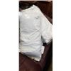 Image 1 : 2 NEW DOUGLAS KINGSIZE PILLOWS