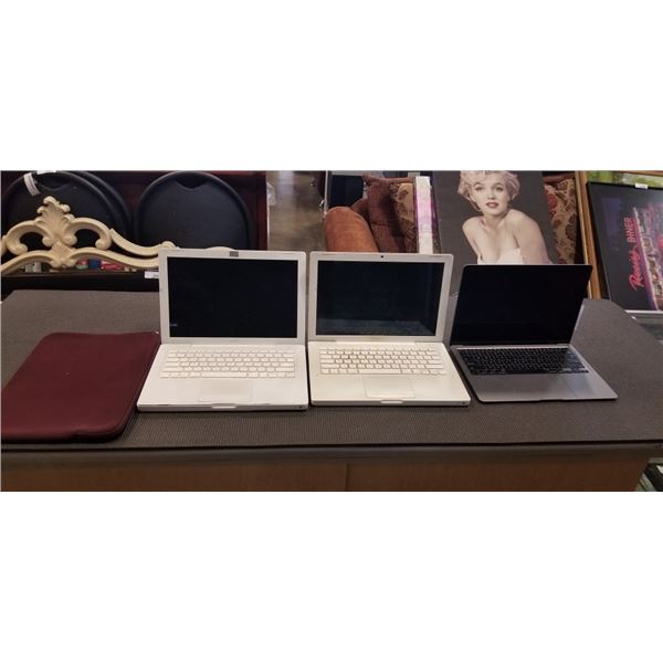 3 APPLE LAPTOPS AND SOFT CASE, UNKNOWN CONDITION