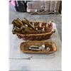 Image 1 : 2 BASKETS WITH VINTAGE CUTLERY AND BRASS GOBLETS