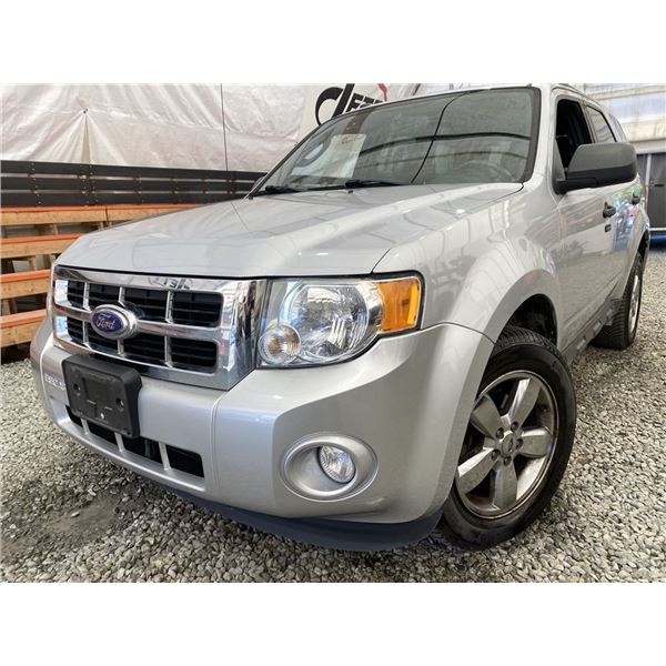 2011 FORD ESCAPE, SILVER, 211194 KMS, FRONT WHEEL DRIVE. - DB93431