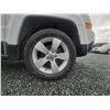 Image 52 : 2016 JEEP PATRIOT, WHITE, 191189 KMS, FRONT WHEEL DRIVE. - D690491