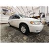 Image 8 : 2006 DODGE CARAVAN, WHITE, 182284 KMS, FRONT WHEEL DRIVE. - D527002