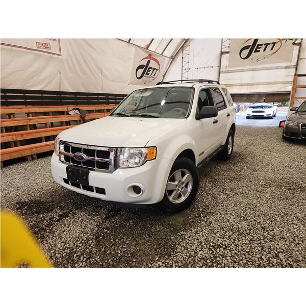 2008 FORD ESCAPE, WHITE, 219629 KMS, FRONT WHEEL DRIVE. - DA54067
