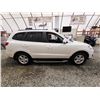 Image 11 : 2012 HYUNDAI SANTA FE, WHITE, 216257 KMS, FOUR WHEEL DRIVE. - D119314