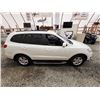 Image 12 : 2012 HYUNDAI SANTA FE, WHITE, 216257 KMS, FOUR WHEEL DRIVE. - D119314