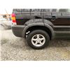 Image 27 : 2005 FORD ESCAPE XLT, BLACK, 308315 KMS, FOUR WHEEL DRIVE. - DB34775