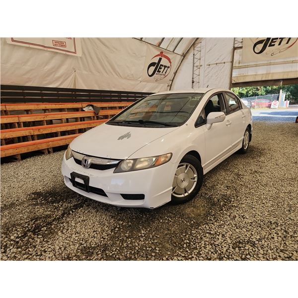 2009 HONDA CIVIC, WHITE, 184524 KMS, FRONT WHEEL DRIVE. - D801133