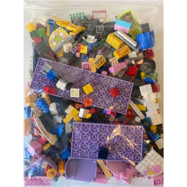 820 -- MIXED LEGO BAG # 3