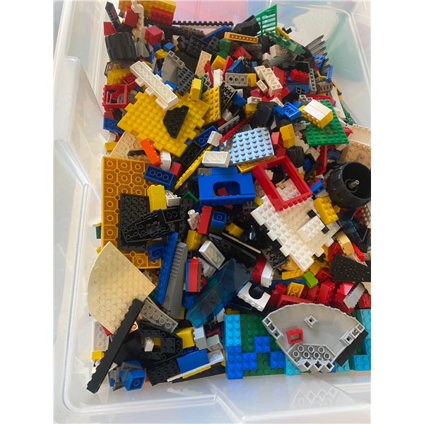 826 -- LEGO SUPER LOT
