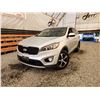 Image 1 : 2017 KIA SORENTO EX, GREY, 209318 KMS, FOUR WHEEL DRIVE. NO RESERVE. - P309185