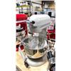 Image 2 : KITCHENAID PRO 600 6 QUART 5.7L ELECTRIC COUNTERTOP BOWL-LIFT STAND MIXER WITH BOWL & ATTACHMENTS