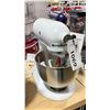 Image 1 : KITCHENAID CLASSIC 4.5 QUART 4.26L ELECTRIC COUNTERTOP TILT-HEAD STAND MIXER WITH METAL