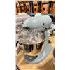 Image 2 : KITCHENAID ARTISAN 5 QUART 4.7L ELECTRIC COUNTERTOP TILT-HEAD STAND MIXER WITH BOWL & ATTACHMENTS