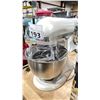 Image 3 : KITCHENAID ARTISAN 5 QUART 4.7L ELECTRIC COUNTERTOP TILT-HEAD STAND MIXER WITH BOWL & ATTACHMENTS