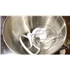 Image 2 : KITCHENAID ARTISAN 5 QUART 4.7L METAL BOWL & 3 ATTACHMENTS