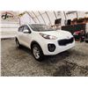 Image 8 : 2017 KIA SPORTAGE, WHITE, 181104 KMS, FOUR WHEEL DRIVE. - J252332
