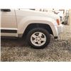 Image 25 : 2005 JEEP CHEROKEE, SILVER, 331504 KMS, FOUR WHEEL DRIVE. - B550808