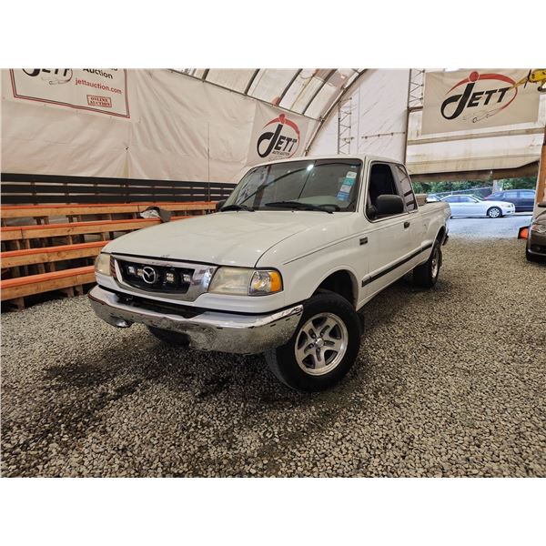 2001 MAZDA B3000, WHITE, 442557 KMS, REAR WHEEL DRIVE. - DM02415
