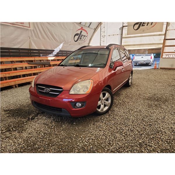 2008 KIA RONDO, RED, 175528 KMS, FRONT WHEEL DRIVE. - D127981