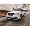 Image 2 : 2013 DODGE CARAVAN, WHITE, 179891 KMS, FRONT WHEEL DRIVE. - D702426