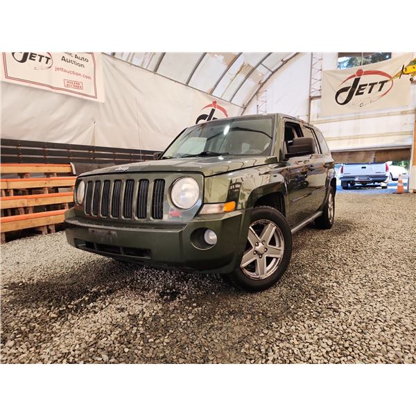 2007 JEEP PATRIOT, GREEN, 272164 KMS, FOUR WHEEL DRIVE. - B417349