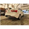 Image 14 : 2015 KIA RIO, WHITE, 150215 KMS, FRONT WHEEL DRIVE. - D429876