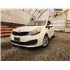 Image 1 : 2015 KIA RIO, WHITE, 150215 KMS, FRONT WHEEL DRIVE. - D429876