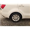 Image 27 : 2015 KIA RIO, WHITE, 150215 KMS, FRONT WHEEL DRIVE. - D429876