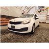 Image 2 : 2015 KIA RIO, WHITE, 150215 KMS, FRONT WHEEL DRIVE. - D429876