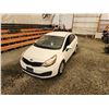 Image 4 : 2015 KIA RIO, WHITE, 150215 KMS, FRONT WHEEL DRIVE. - D429876