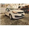 Image 8 : 2015 KIA RIO, WHITE, 150215 KMS, FRONT WHEEL DRIVE. - D429876