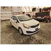 Image 9 : 2015 KIA RIO, WHITE, 150215 KMS, FRONT WHEEL DRIVE. - D429876