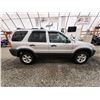 Image 10 : 2006 FORD ESCAPE, WHITE, 247267 KMS, FOUR WHEEL DRIVE. - DC08026
