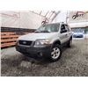 Image 1 : 2006 FORD ESCAPE, WHITE, 247267 KMS, FOUR WHEEL DRIVE. - DC08026