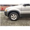 Image 30 : 2006 FORD ESCAPE, WHITE, 247267 KMS, FOUR WHEEL DRIVE. - DC08026